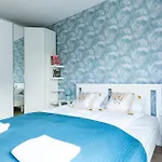 Totu Albatross Towers *